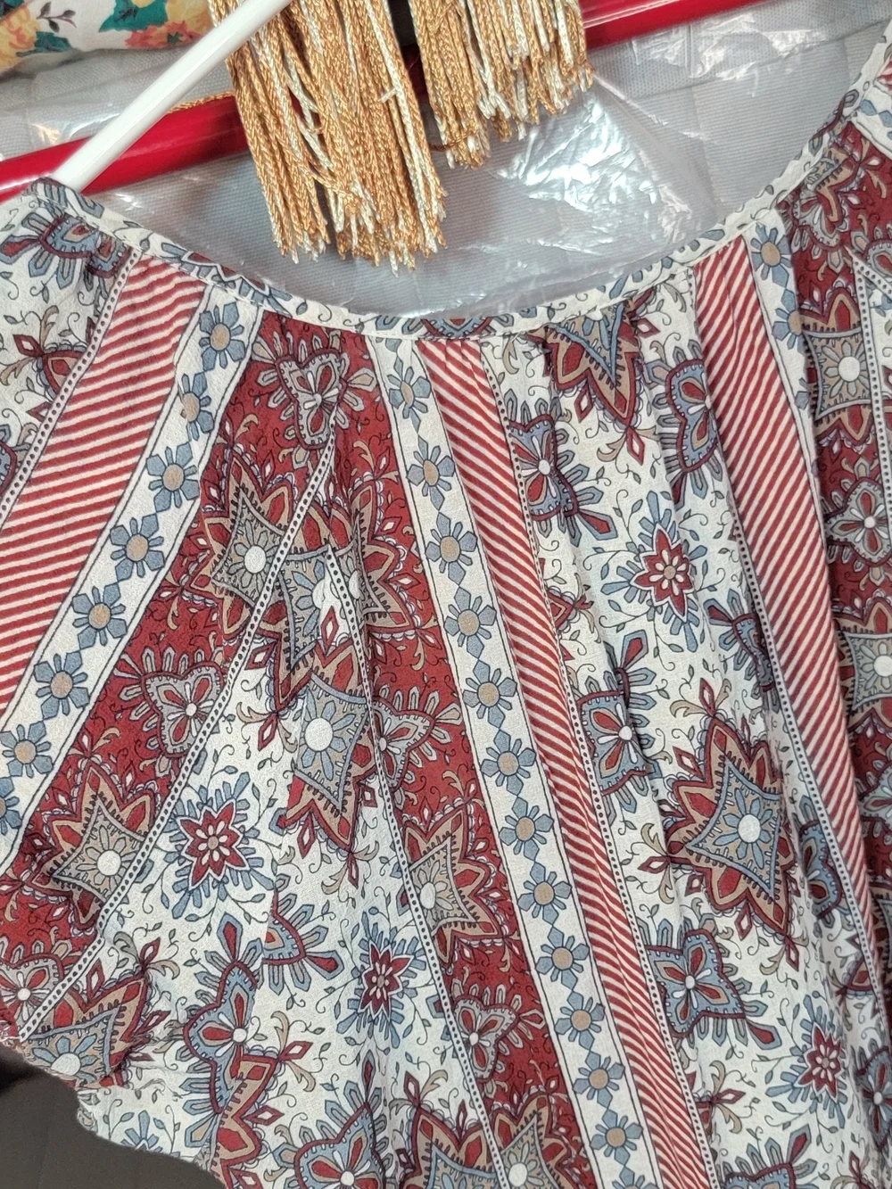Banana Republic Red and White Printed Peasant Blouse Size Small